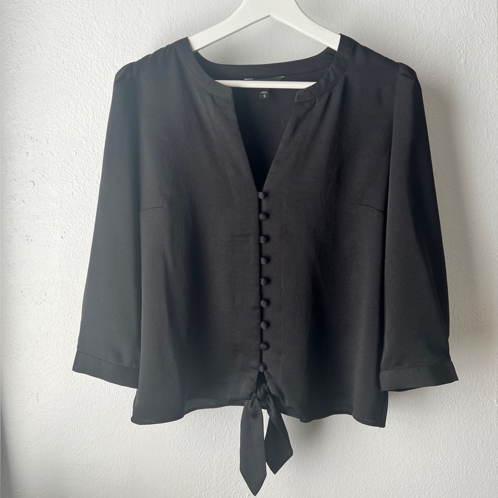 Express 3/4 sleeve button down blouse